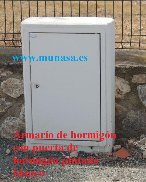 Armario hormigón con puerta de hormigón blanco